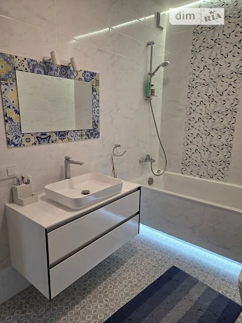 Sale of 2-room apartment 60.1 sq. m. on 32-ha Sadova street (Svyatoshin