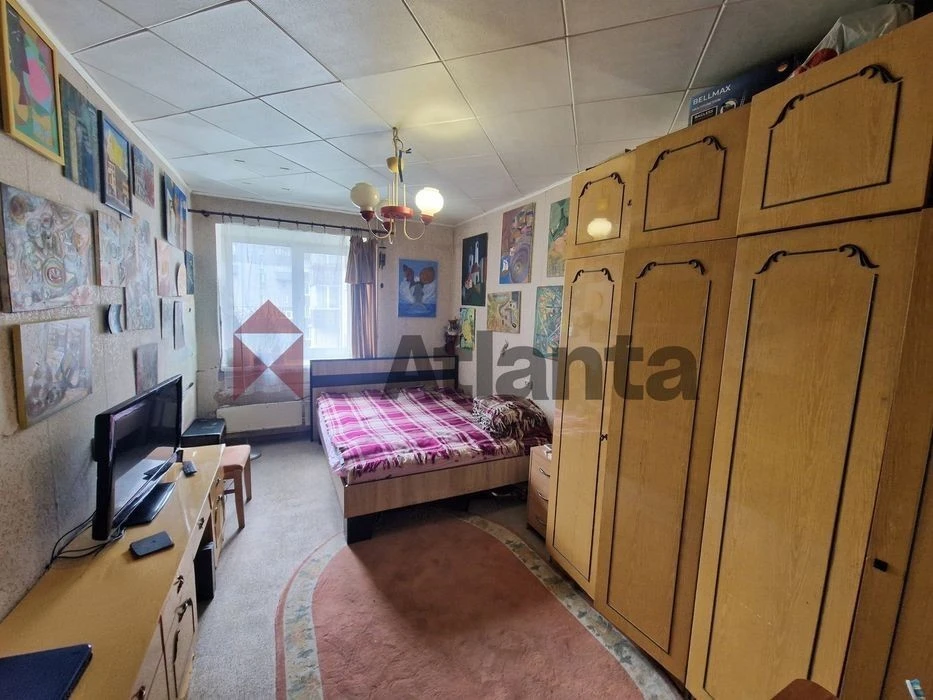 3-room apartment, Lobanovsky Avenue 130. Demiivska