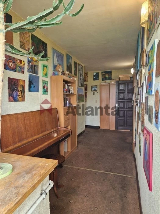 3-room apartment, Lobanovsky Avenue 130. Demiivska