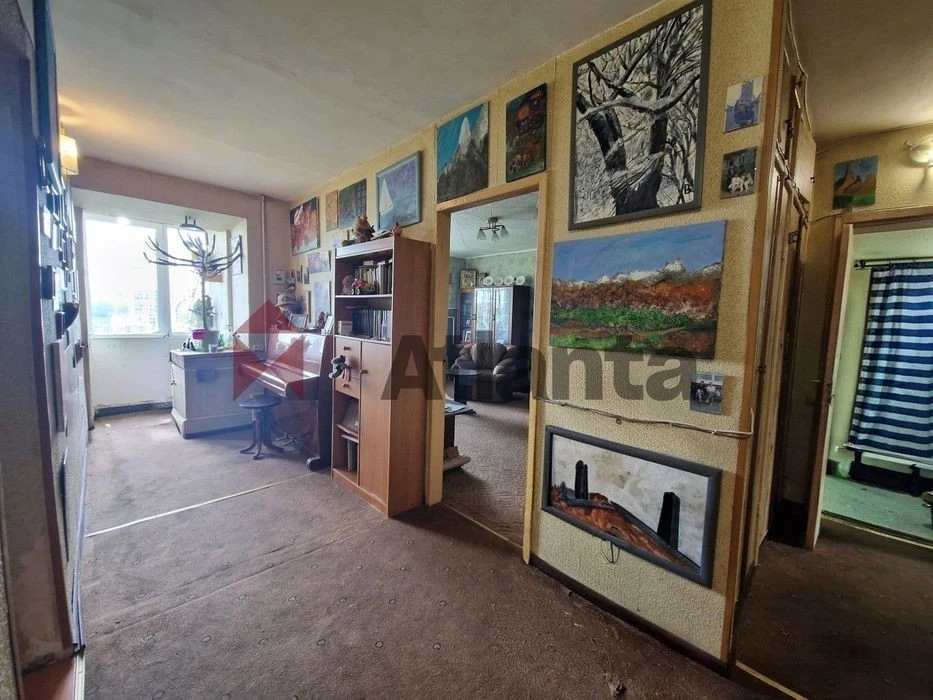 3-room apartment, Lobanovsky Avenue 130. Demiivska