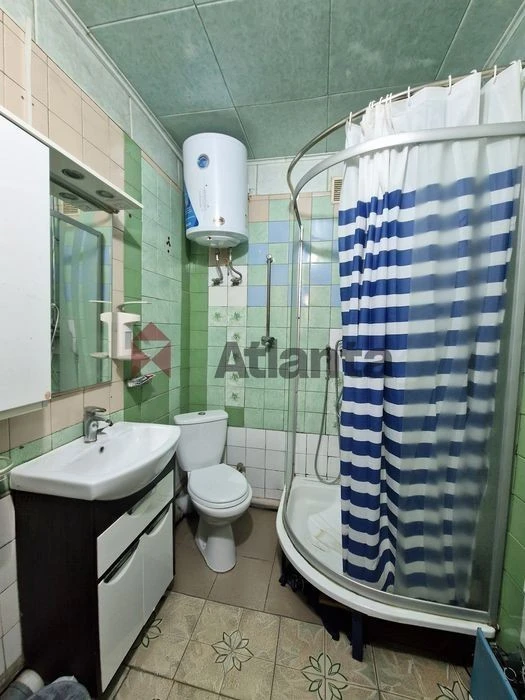 3-room apartment, Lobanovsky Avenue 130. Demiivska