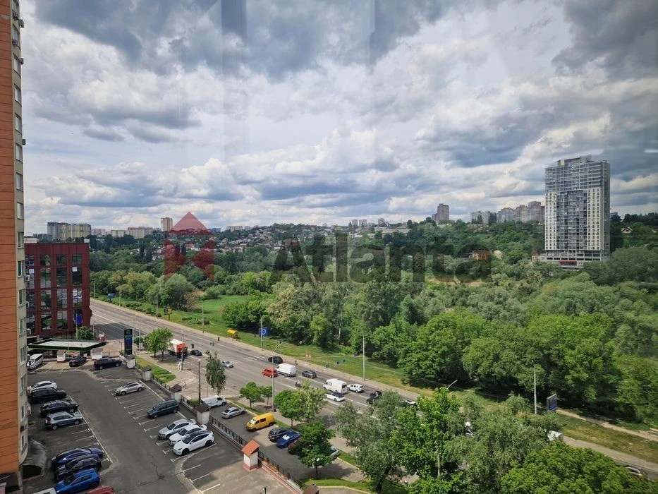 3-room apartment, Lobanovsky Avenue 130. Demiivska