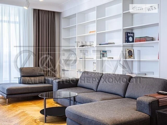 Sale of 3-room apartment 188 sq. m. on Andriy Verkhoglyada St. 14 •