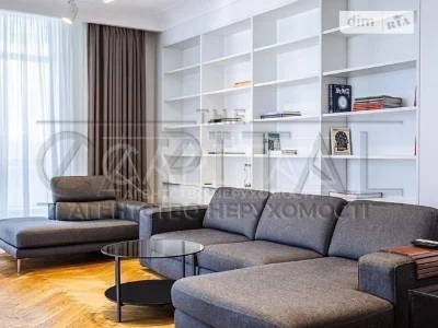 Sale of 3-room apartment 188 sq. m. on Andriy Verkhoglyada St. 14 •