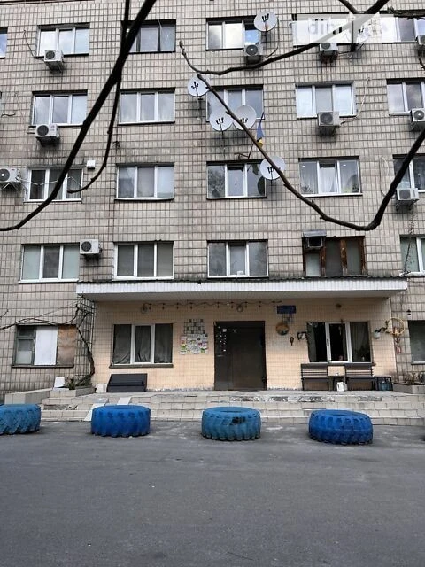 Продаж кімнати 18.2 кв. м на вул. Максима Березовського 7, к