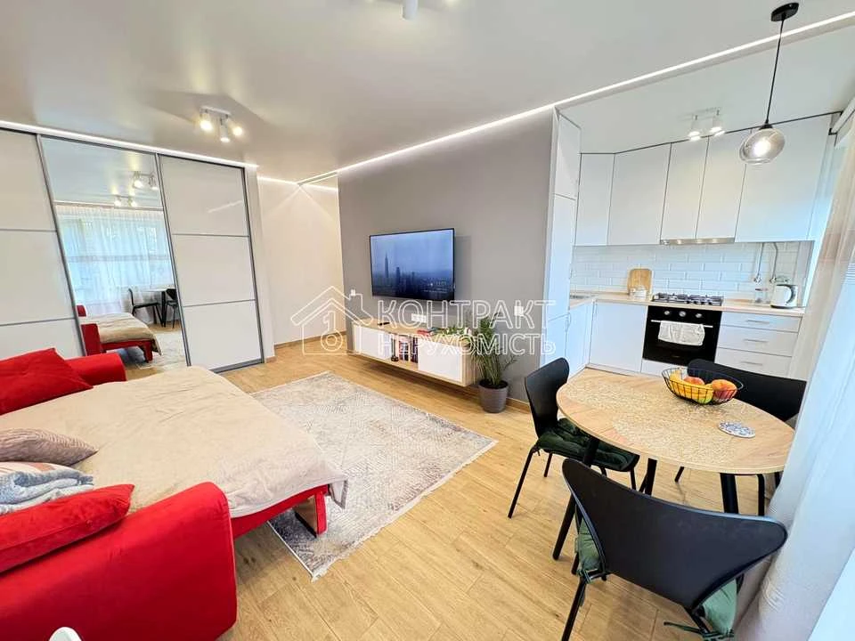 Apartment. Kharkiv, Nauky Ave. (Lenina)
