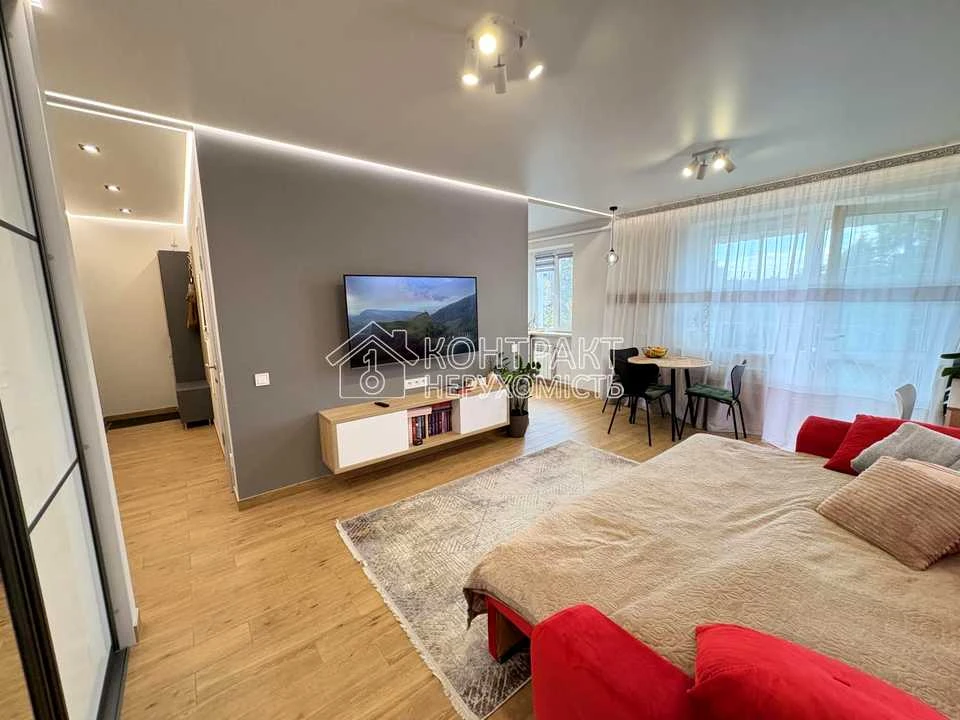 Apartment. Kharkiv, Nauky Ave. (Lenina)