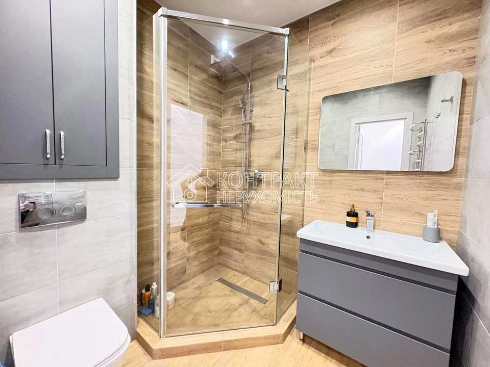 Apartment. Kharkiv, Nauky Ave. (Lenina)