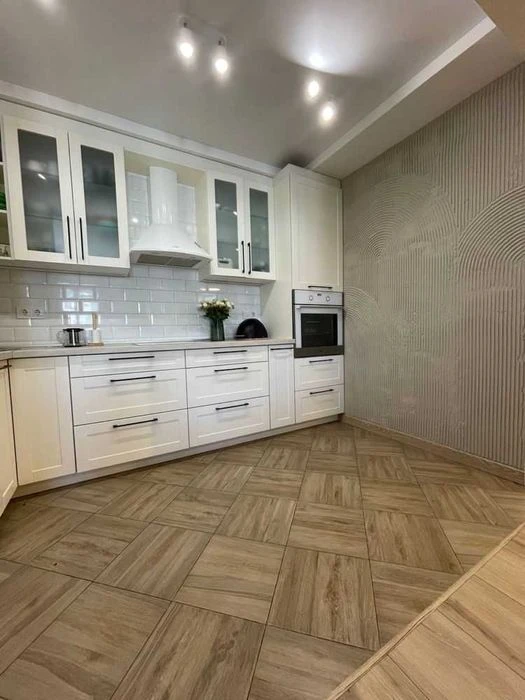For sale 3-room apartment Peremoga-5 Pobeda, renovation, brick, certificates