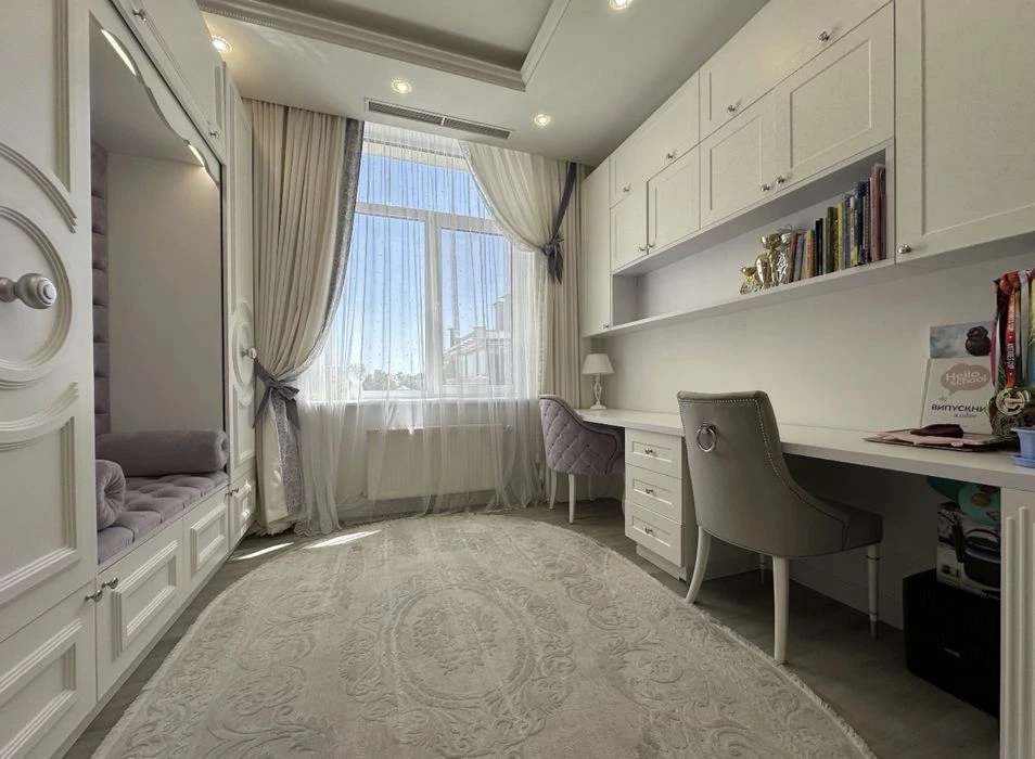 Stylish and modern apartment for sale in Comfort City Liu residential complex
