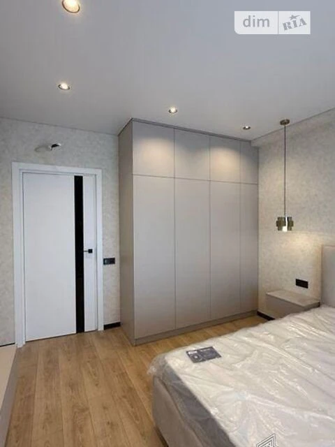 Sale of 1-room apartment 41 sq. m. on Mykhaylo Maksimovicha st. 24 •