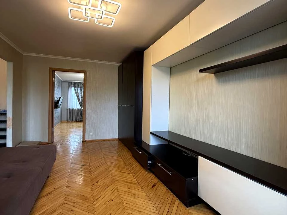 Apartment. Kharkiv, 23 Serpnya St.