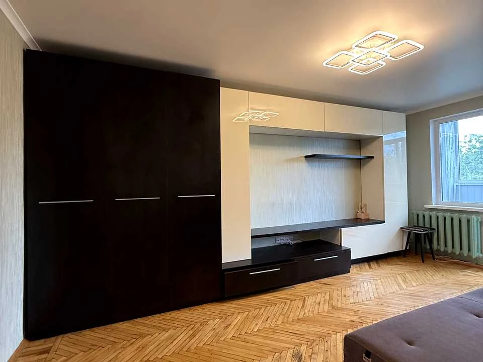 Apartment. Kharkiv, 23 Serpnya St.