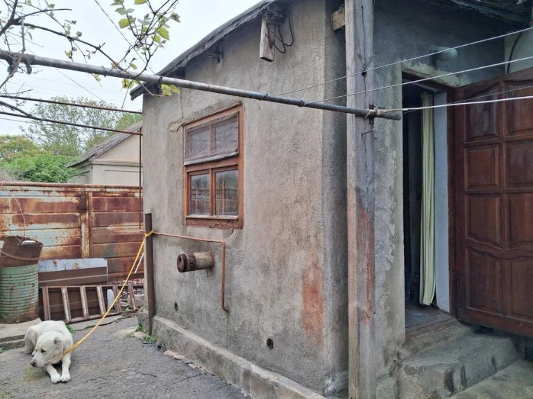 A part of a one-story house on Levitana Street is for sale