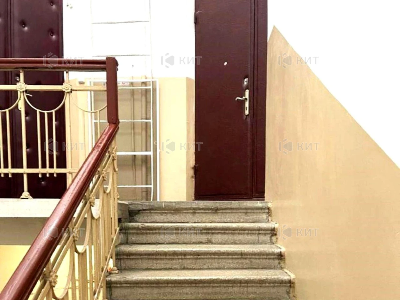 For Sale Apartment Center