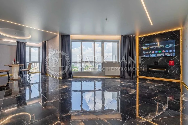 4-room apartment for sale with renovation, Shevchenkivskyi district, Beresteyskyi district