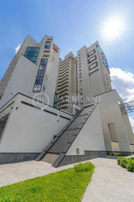 4-room apartment for sale with renovation, Shevchenkivskyi district, Beresteyskyi district