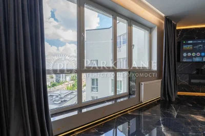 4-room apartment for sale with renovation, Shevchenkivskyi district, Beresteyskyi district