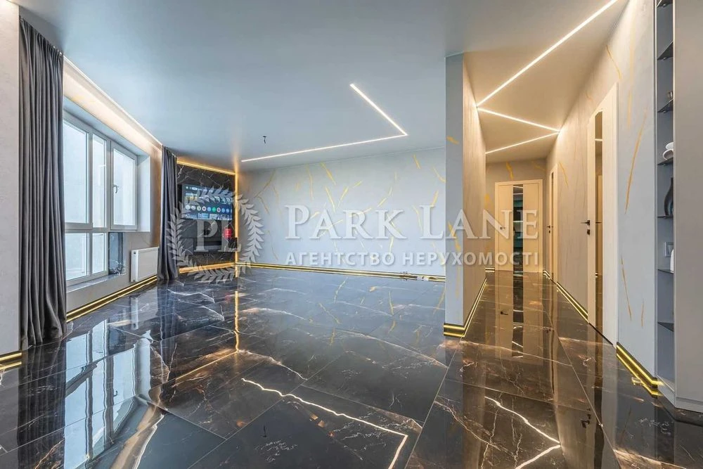 4-room apartment for sale with renovation, Shevchenkivskyi district, Beresteyskyi district