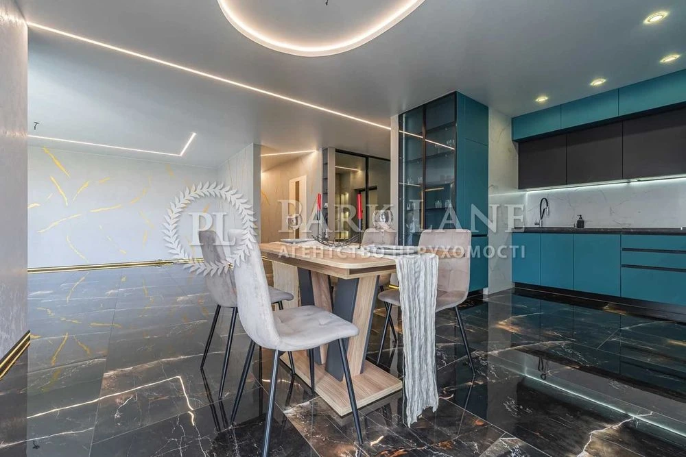 4-room apartment for sale with renovation, Shevchenkivskyi district, Beresteyskyi district