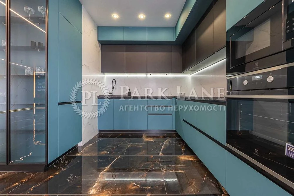 4-room apartment for sale with renovation, Shevchenkivskyi district, Beresteyskyi district