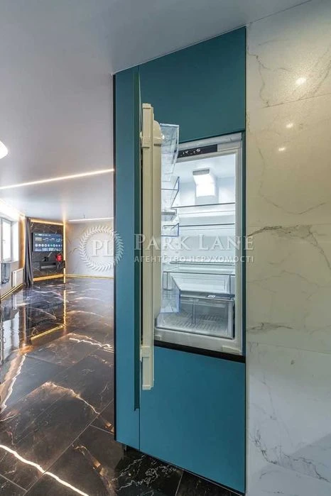 4-room apartment for sale with renovation, Shevchenkivskyi district, Beresteyskyi district