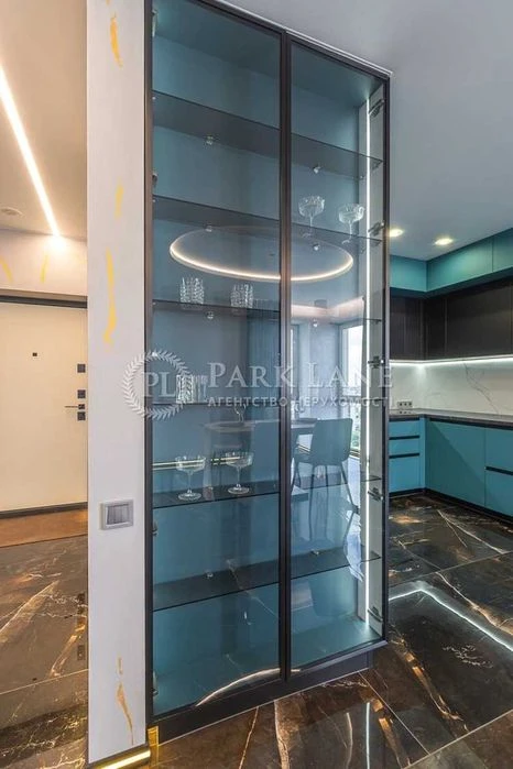4-room apartment for sale with renovation, Shevchenkivskyi district, Beresteyskyi district