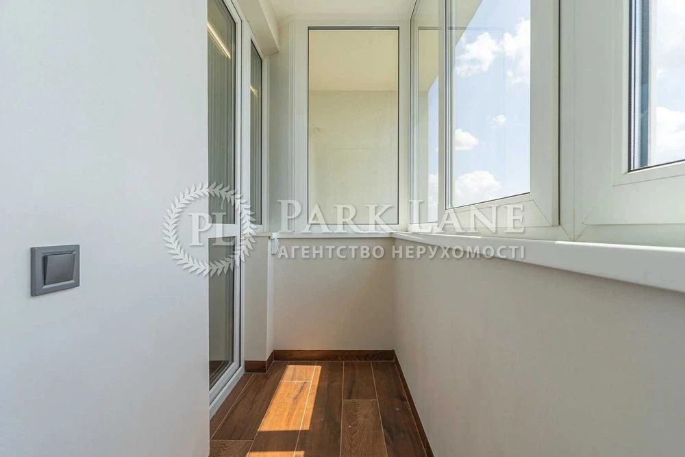 4-room apartment for sale with renovation, Shevchenkivskyi district, Beresteyskyi district