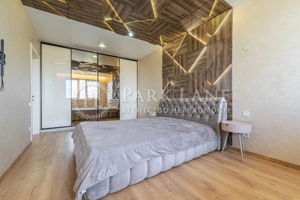 4-room apartment for sale with renovation, Shevchenkivskyi district, Beresteyskyi district