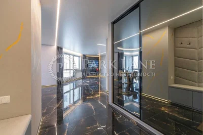 4-room apartment for sale with renovation, Shevchenkivskyi district, Beresteyskyi district