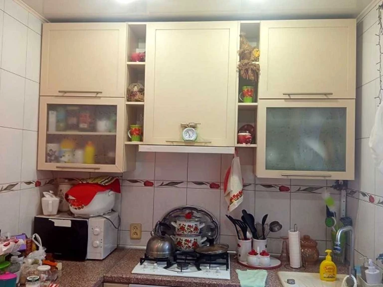 Apartment. Kharkiv, Traktorostudivnyky Ave.