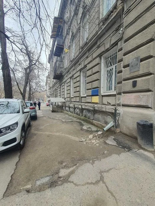 Центр, ул. Еврейская, парк Шевченко помещение 65 кв м ОП