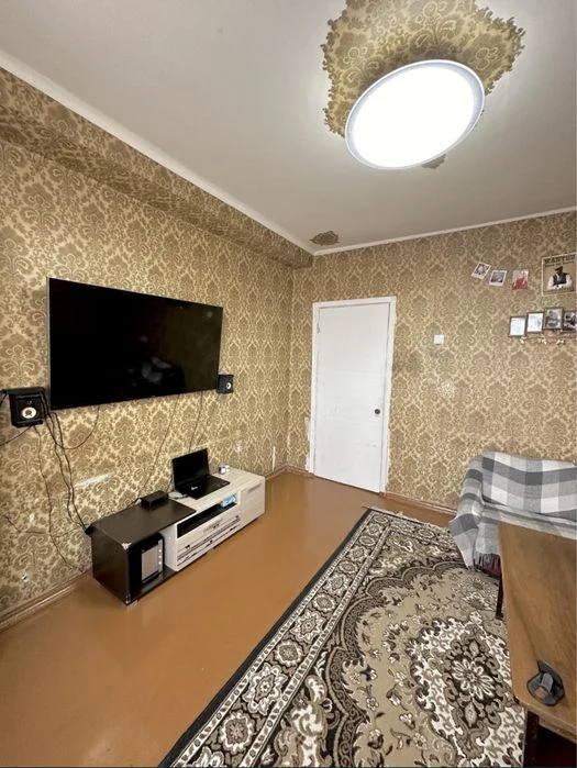 I will sell a 4-room apartment in the center