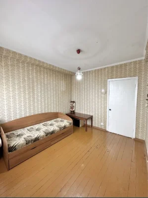 I will sell a 4-room apartment in the center