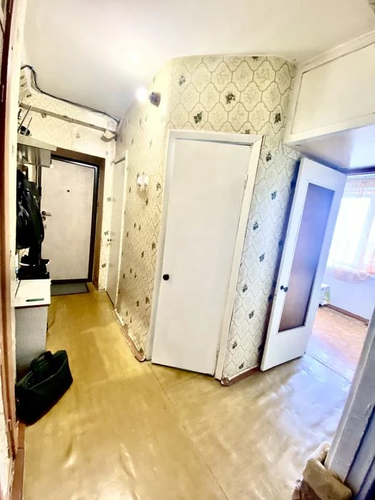 I will sell a 4-room apartment in the center