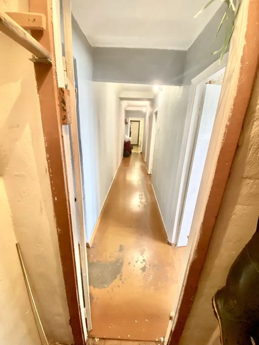 I will sell a 4-room apartment in the center