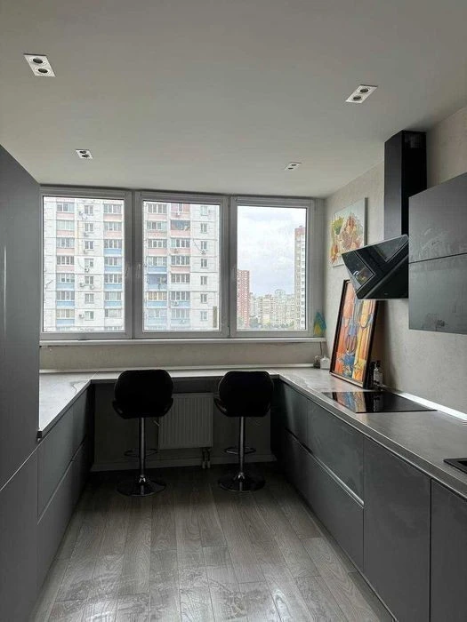From the OWNER. Selling a 5k apartment. Dragomanova 2. Poznyaki.