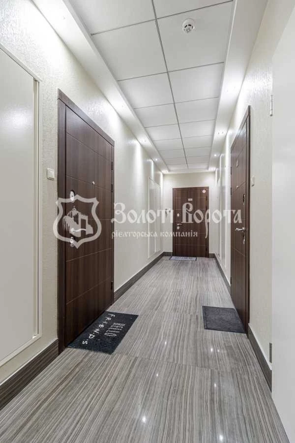Sale of 2-room apartment 69.8 m², John McCain street, 7