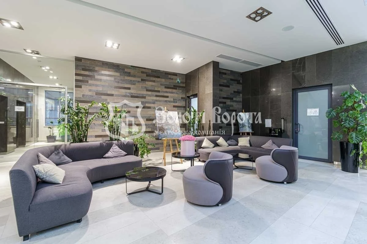 Sale of 2-room apartment 69.8 m², John McCain street, 7