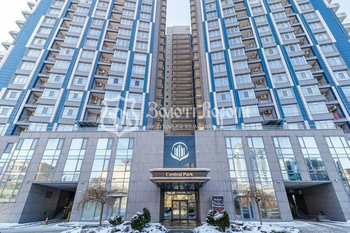 Sale of 2-room apartment 69.8 m², John McCain street, 7