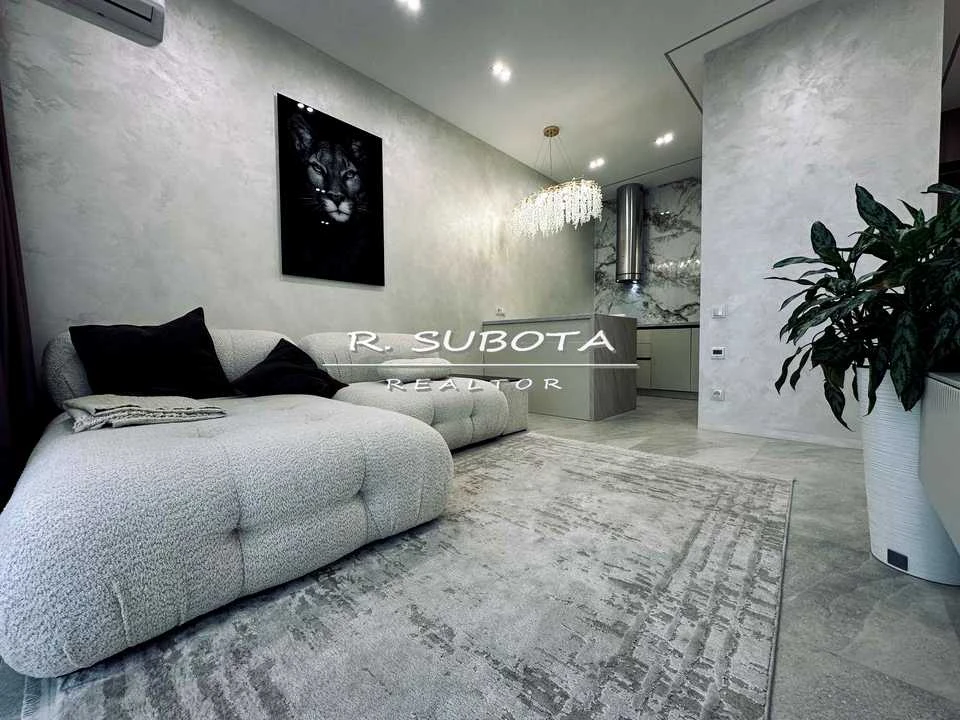 Apartment. Dnipro, 93rd Kholodnoyarskaya Brigada St.