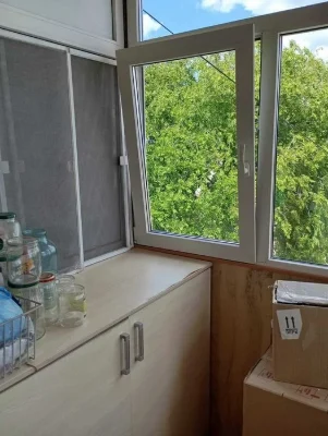 For sale 3-room apartment on Volontserskaya Street, Stalinka