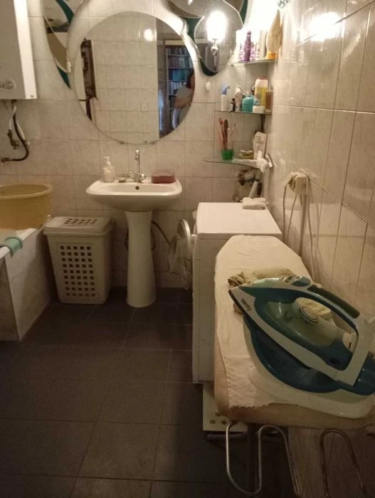 For sale 3-room apartment on Volontserskaya Street, Stalinka