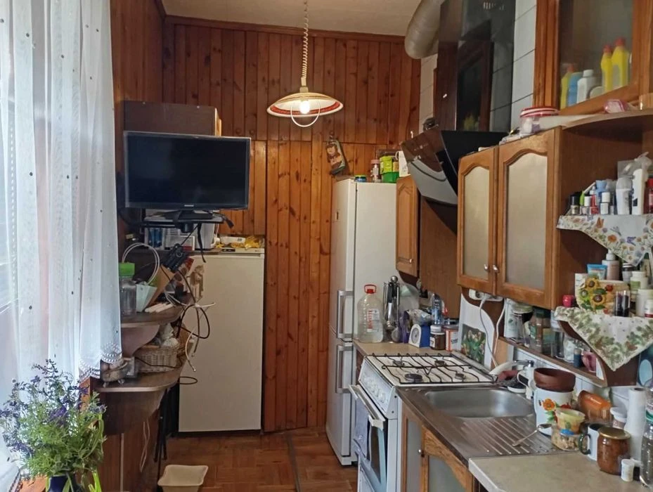 For sale 3-room apartment on Volontserskaya Street, Stalinka
