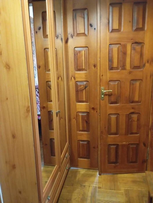 For sale 3-room apartment on Volontserskaya Street, Stalinka