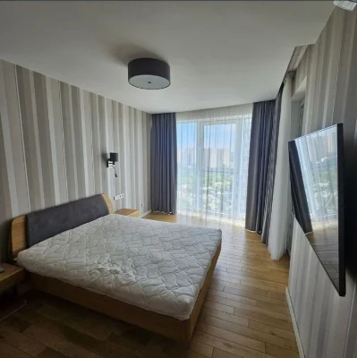 Osokorky View of the Dnipro Residential Complex Zarechny 3 bedrooms Renovation 120m² For