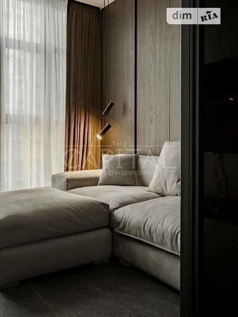 Sale of 3-room apartment 95 sq. m. on Andriy Verkhoglyada St. 20 • I