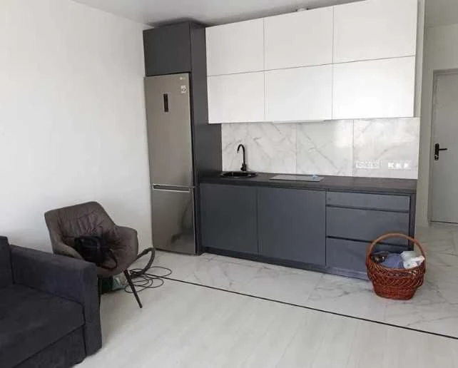 Urgent sale of a 1-room apartment in the Zhuravli Avantage residential complex.