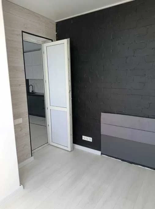 Urgent sale of a 1-room apartment in the Zhuravli Avantage residential complex.