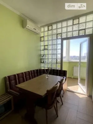 Sale of 2-room apartment 80 sq. m. on Hetmana Vadyma St. 1B • ID